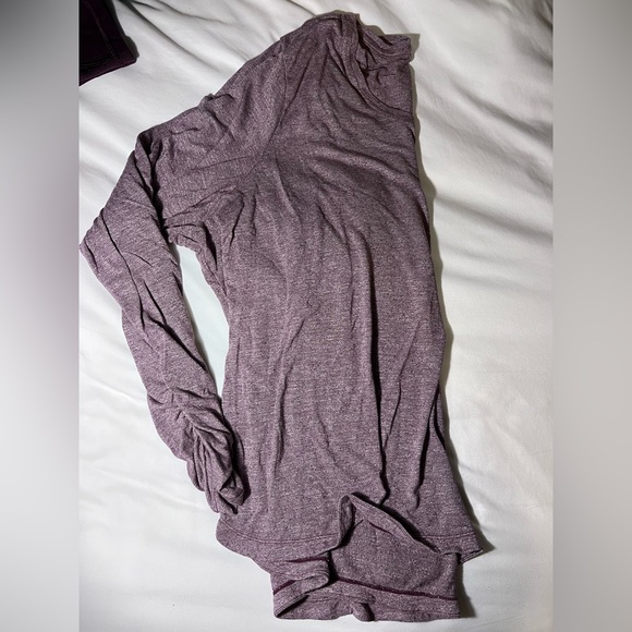 Woman maroon athletic long sleeve size 2xl - Picture 3 of 4